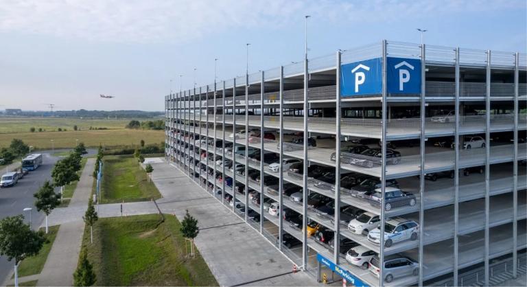 Parken am Flughafen BER: Der ultimative Guide für günstige und sichere Stellplätze